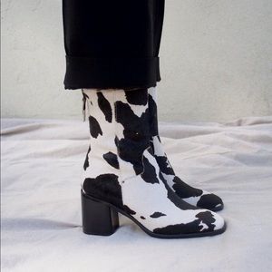Intentionally blank pg moo boots